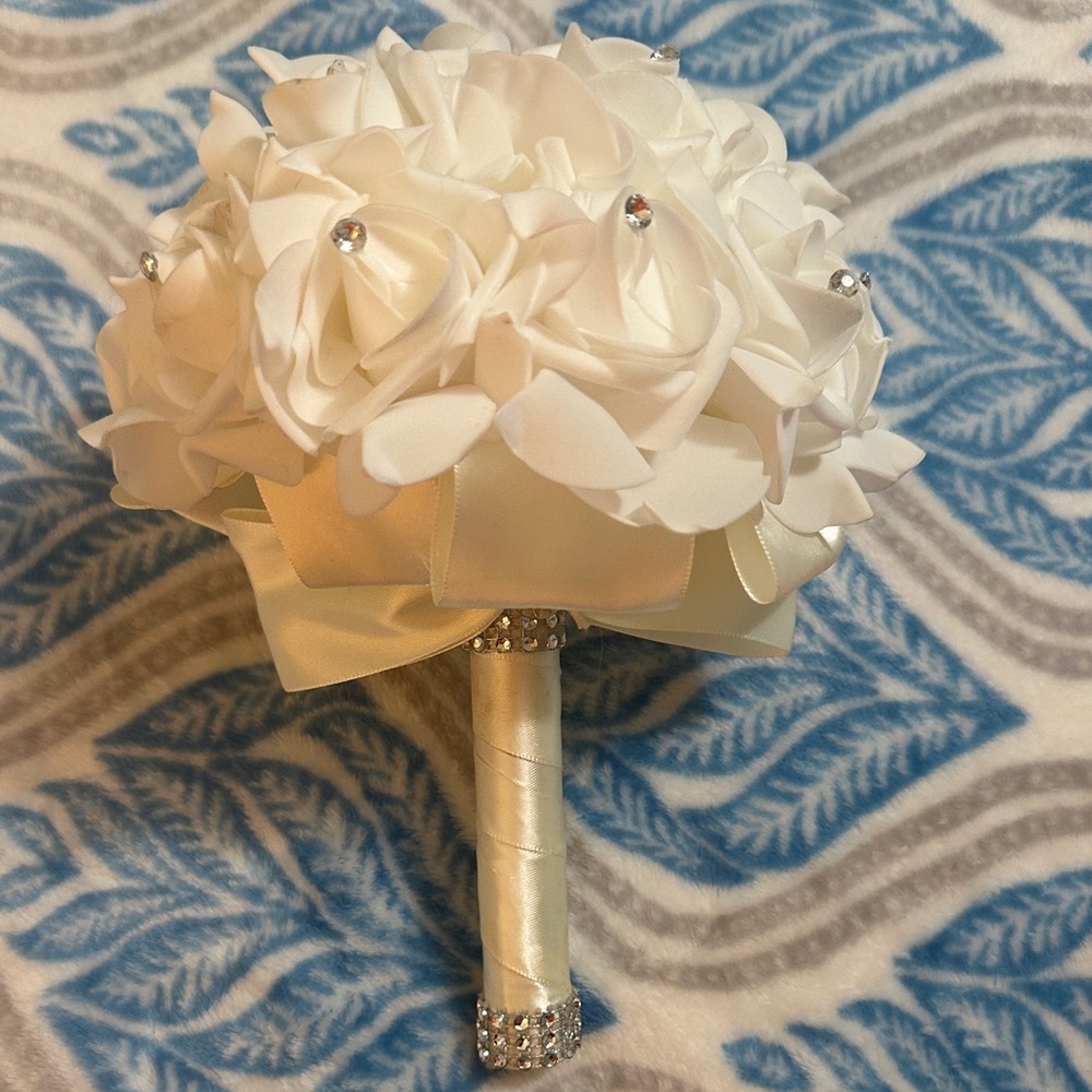 Elegant White Rose Bouquet